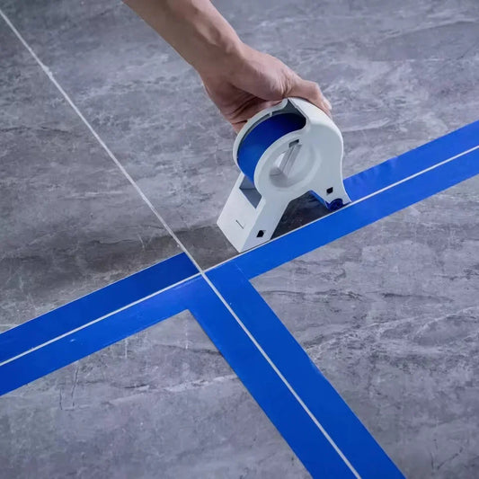 Painter's tape applicator – effortlessly straight paint lines